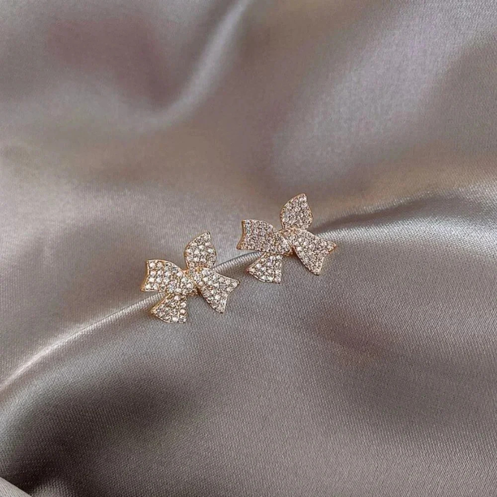 NEW Gold Diamond Bow Knot Stud Earrings - Picture 3 of 4